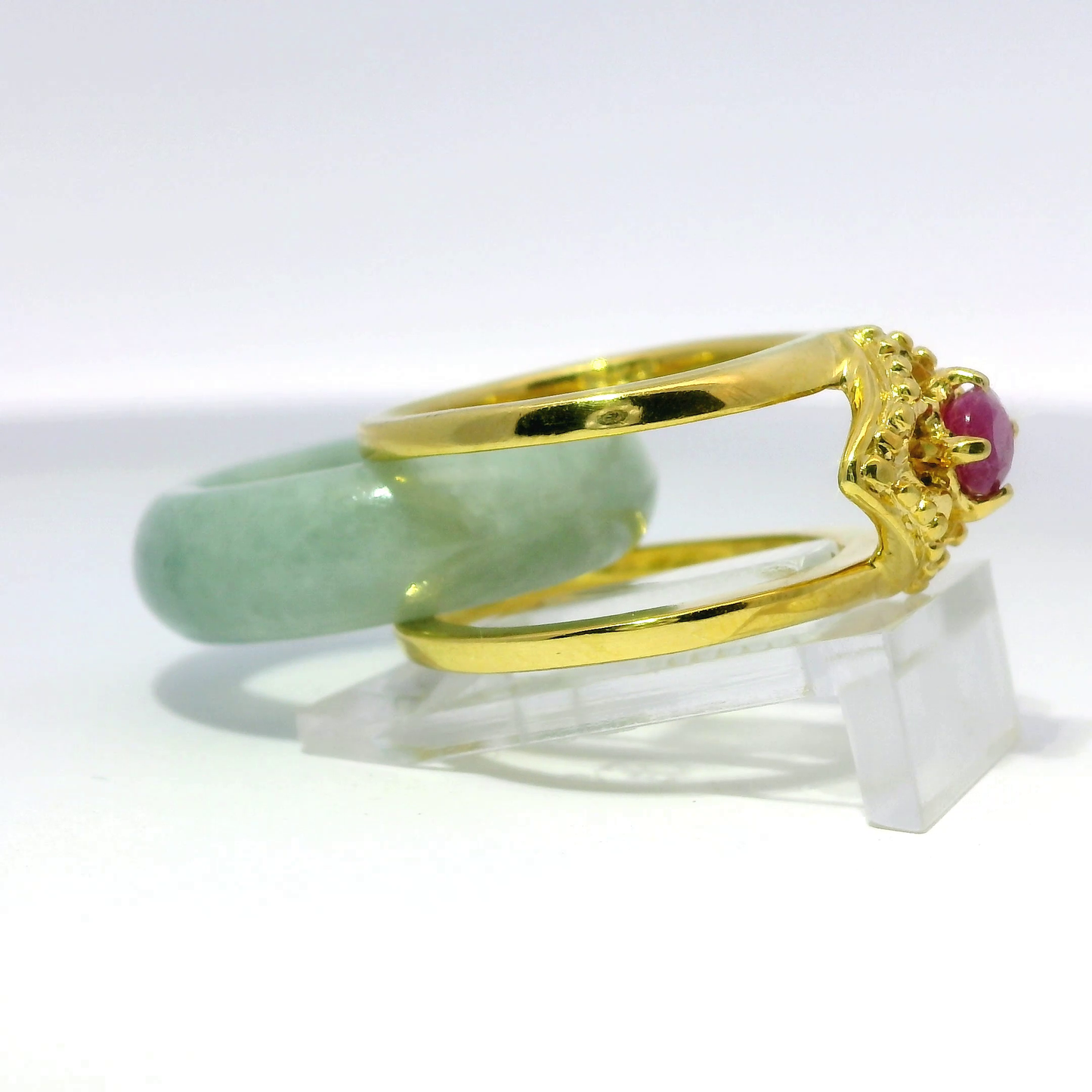 Light Apple Jadeite Detachable Ring with Ruby