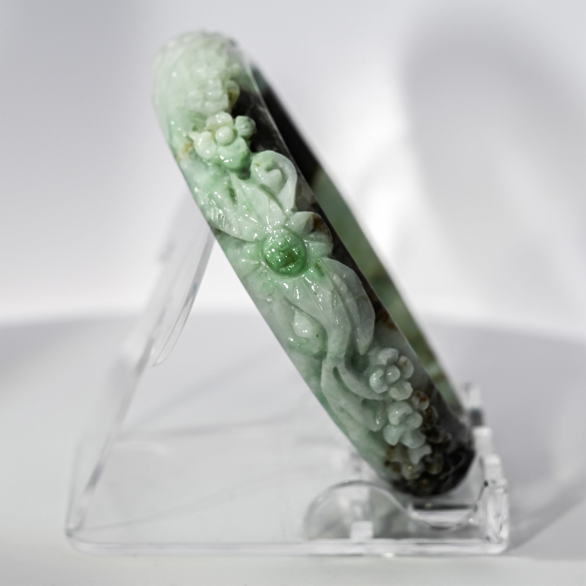 S56 Apple Brown Floral Carved Jade Bangle