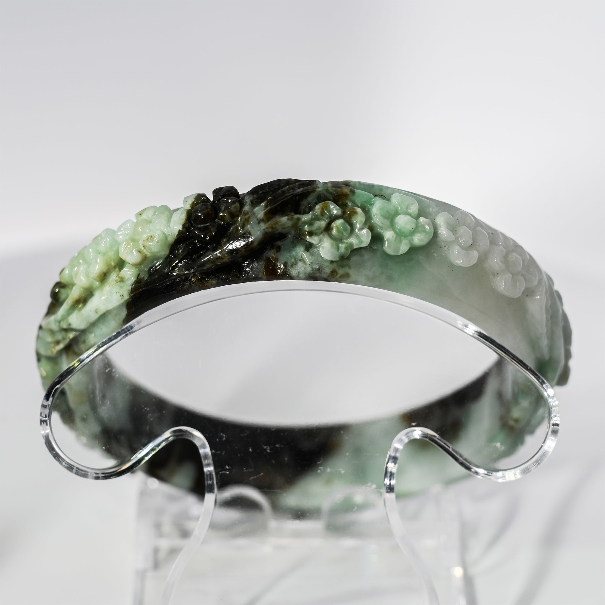 S56 Apple Brown Floral Carved Jade Bangle