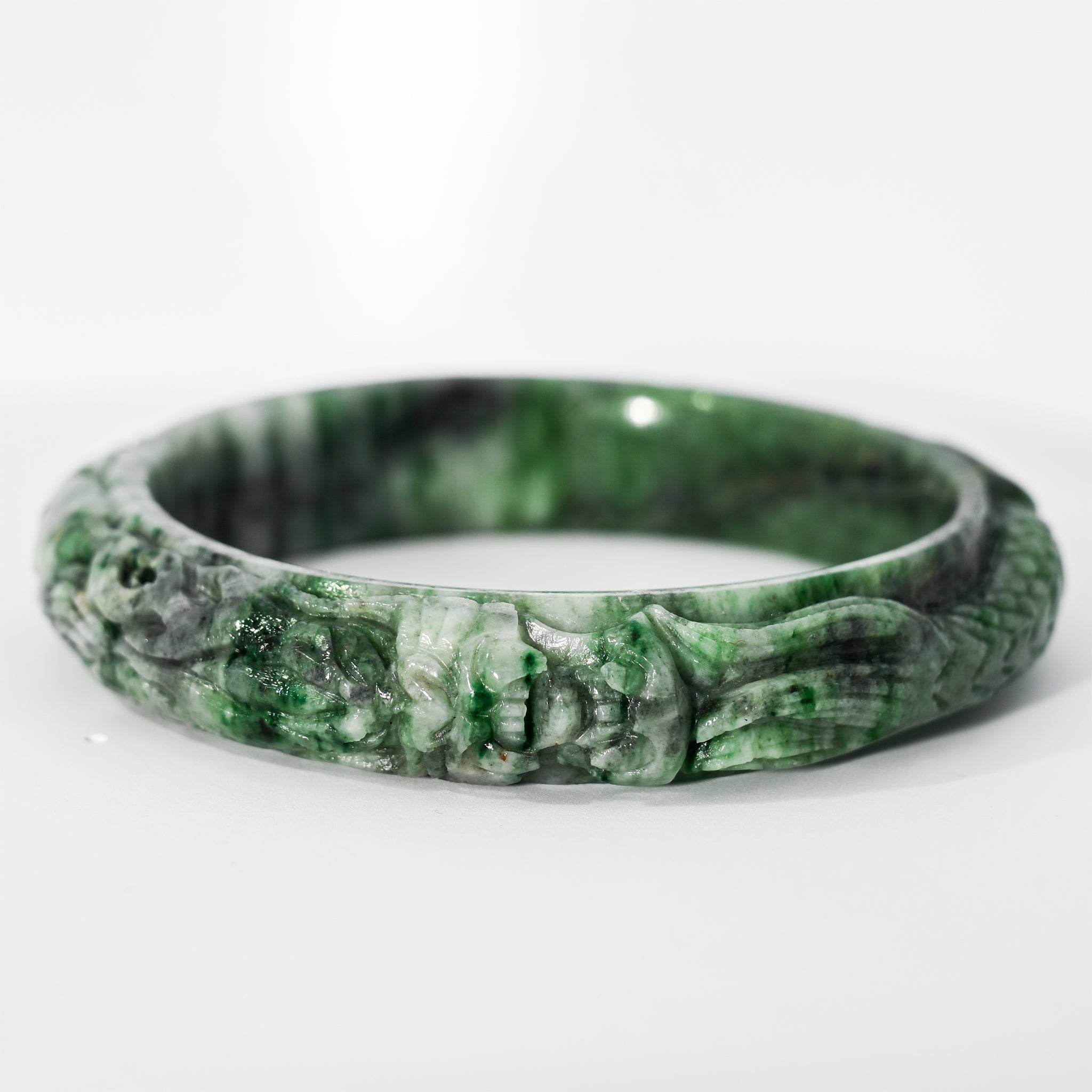 S57 Apple Twin Dragon Carved Jade Bangle