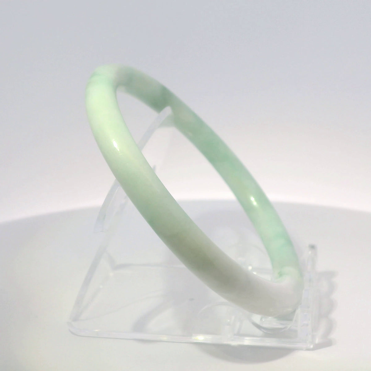 60 White Apple Round Jade Bangle