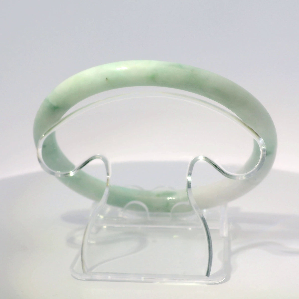 60 White Apple Round Jade Bangle