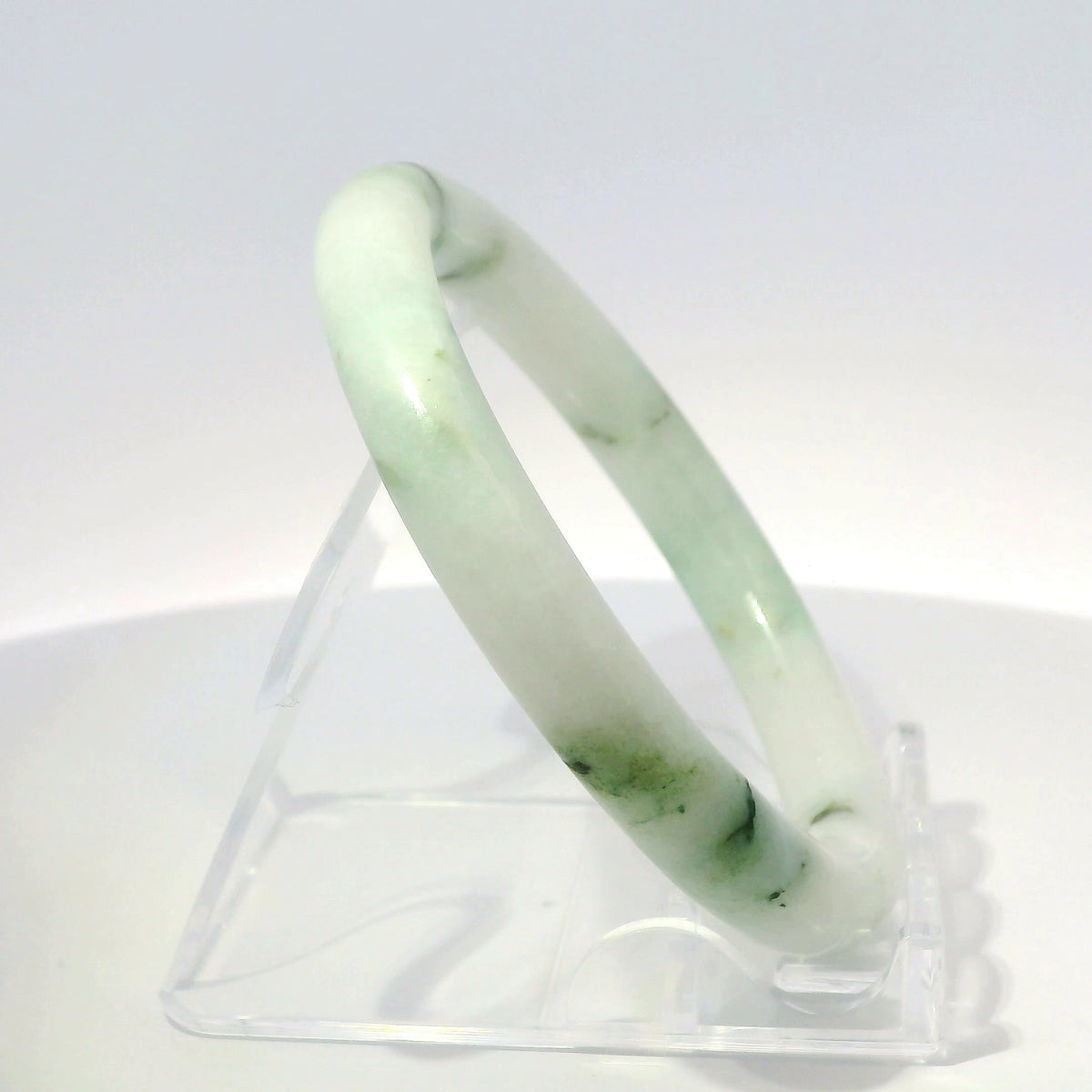54 Moss in the Snow Round Jade Bangle