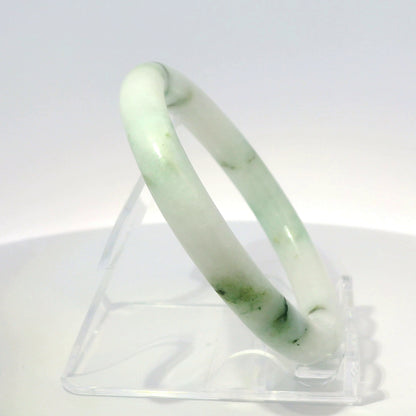 54 Moss in the Snow Round Jade Bangle