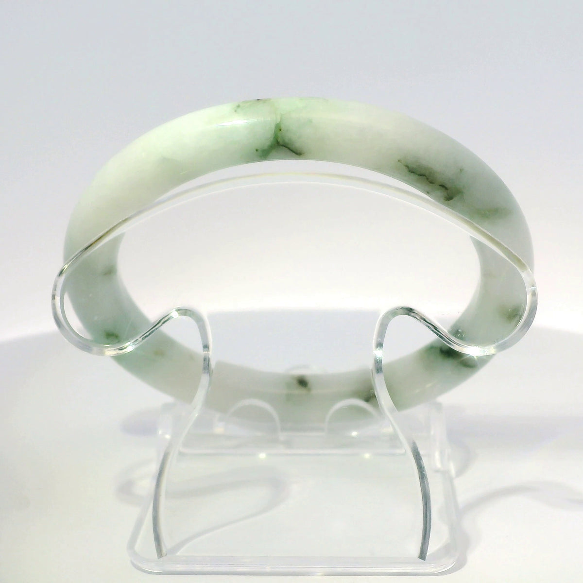 54 Moss in the Snow Round Jade Bangle