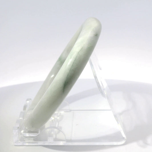 53 Off-White Round Jade Bangle