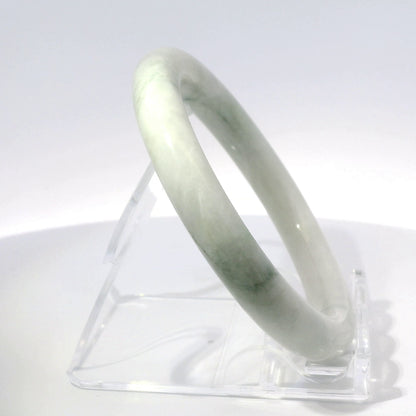 53 Off-White Round Jade Bangle
