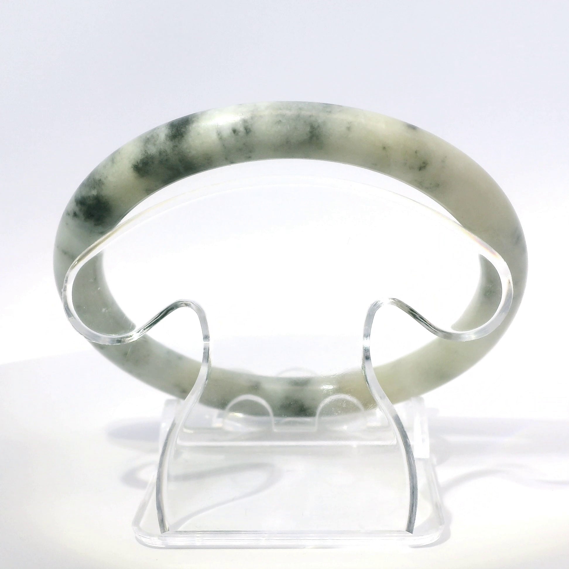 59 Off-White Wuji Round Jade Bangle