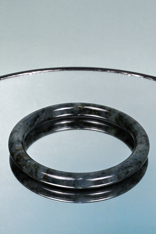 Black Ocean Blue Round Cut Bangle