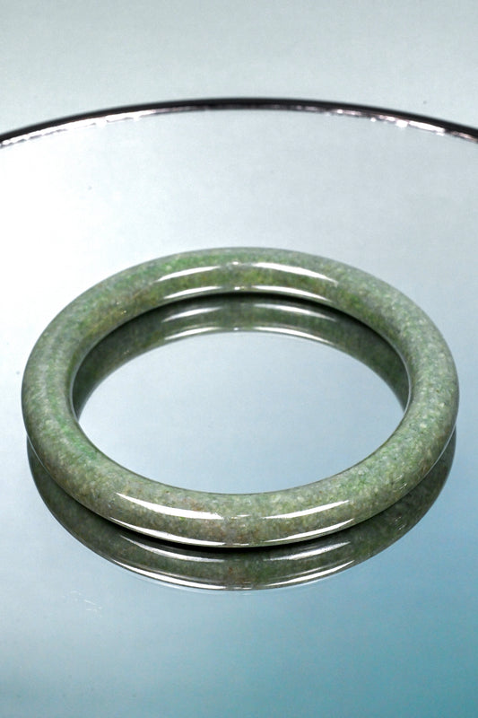 Pastel Jade Round Cut Bangle