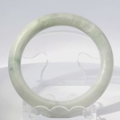 53 Off-White Round Jade Bangle
