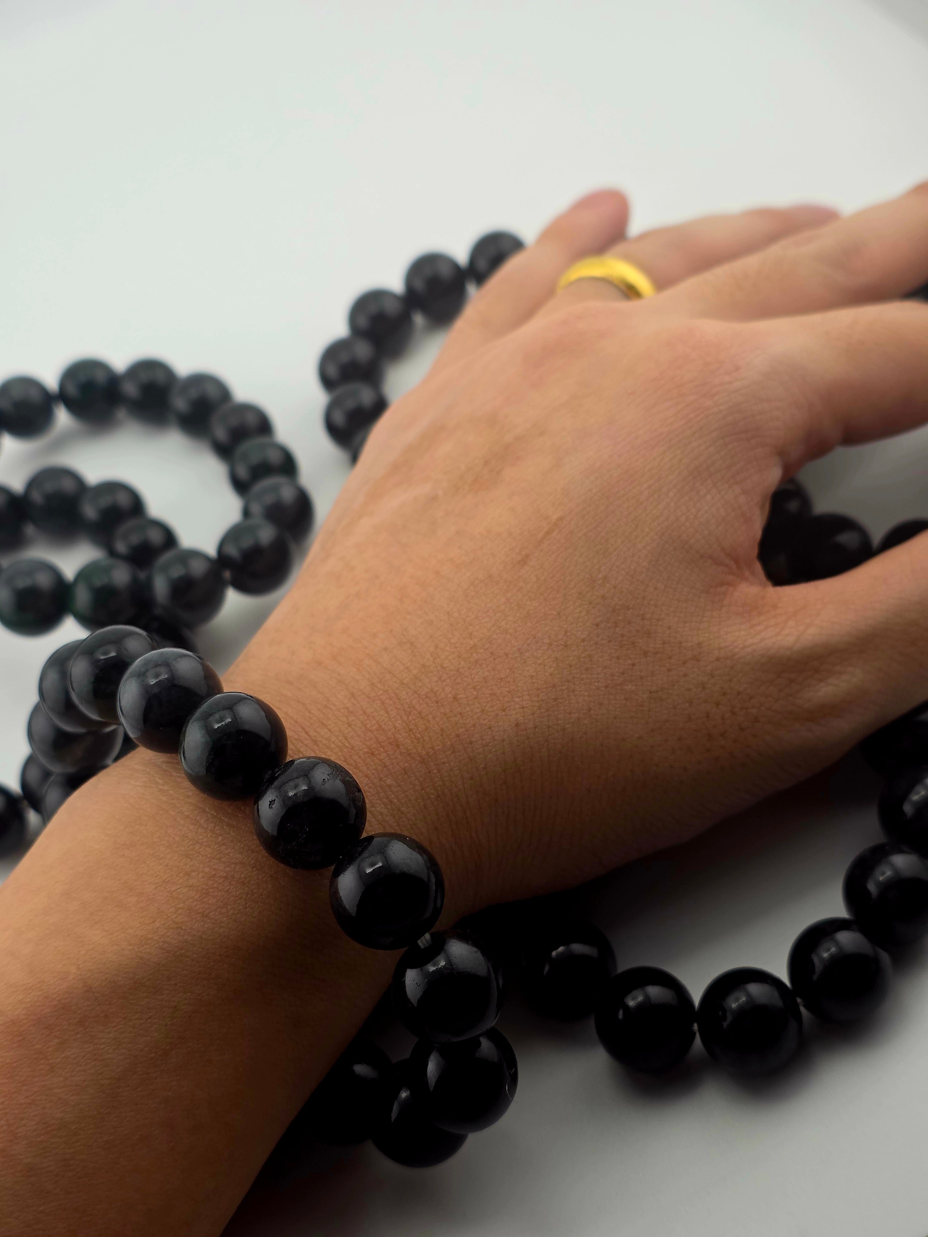 HQ Black Jade Polished Bead Bracelet